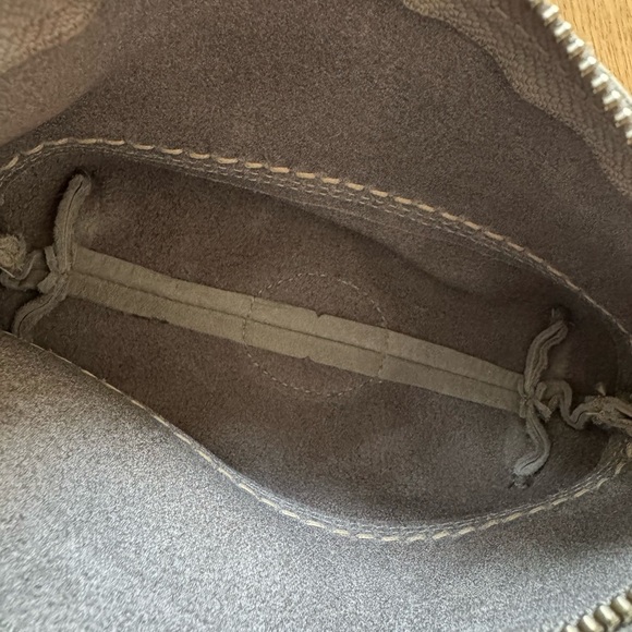 Roots Canada Small Leather Makeup Toiletry Pouch - Grey - Like New - Picture 10 of 10